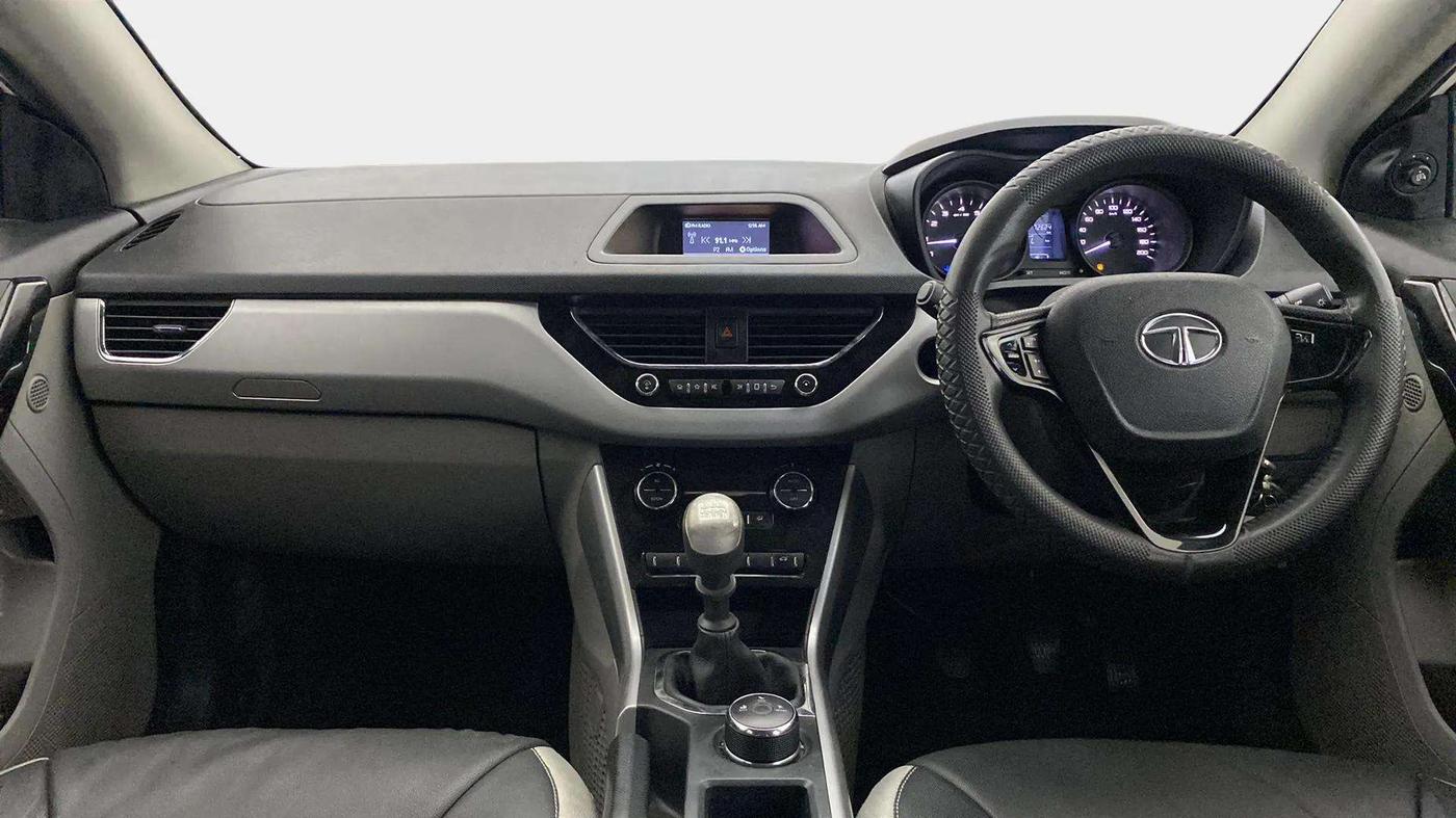 2018 Tata NEXON XT DIESEL, Diesel, Manual, 72,498 km, Dashboard