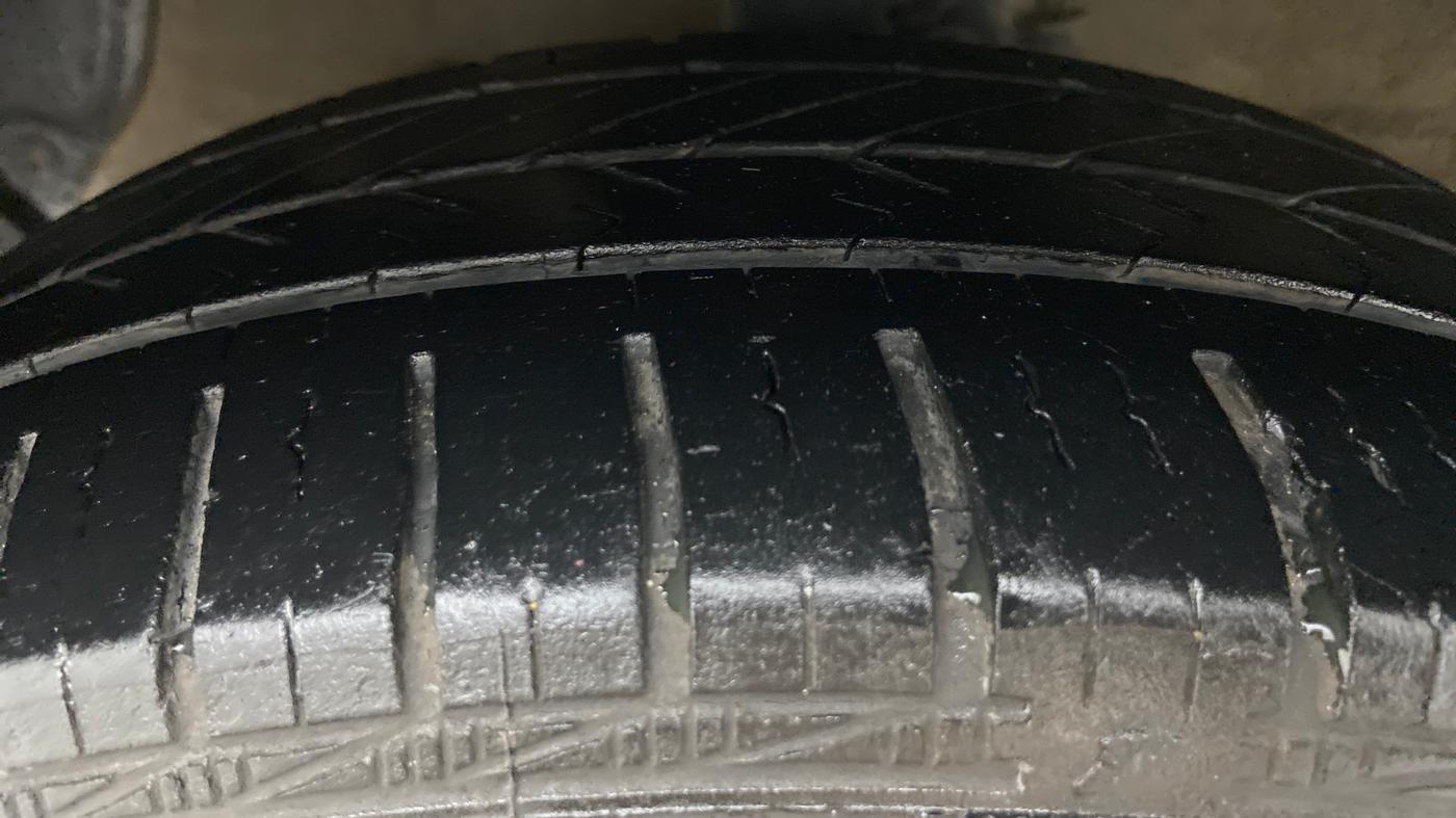 2018 Hyundai Grand i10 SPORTS 1.2 AT VTVT, Petrol, Automatic, 63,542 km, Left Front Tyre Tread