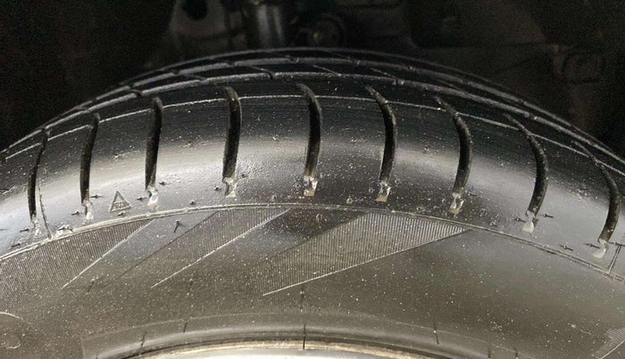 2013 Honda Amaze 1.2L I-VTEC EX, CNG, Manual, 49,018 km, Right Front Tyre Tread