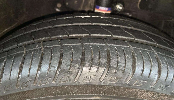 2015 Honda Amaze 1.2L I-VTEC S, Petrol, Manual, 16,202 km, Right Front Tyre Tread