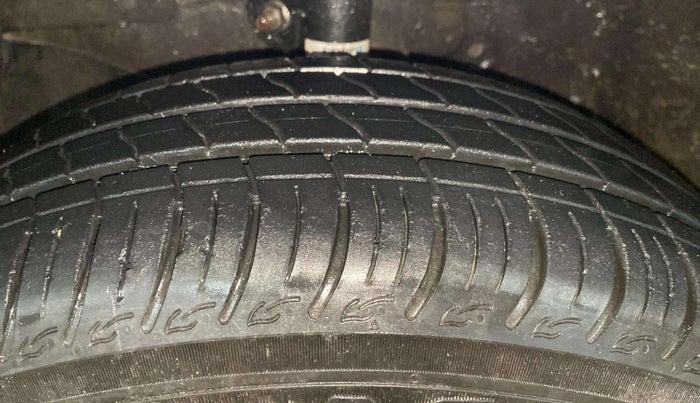 2015 Honda Amaze 1.2L I-VTEC S, Petrol, Manual, 16,202 km, Left Front Tyre Tread