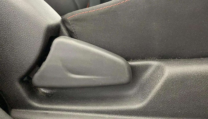 2021 Renault Kwid RXT 0.8, Petrol, Manual, 32,628 km, Driver Side Adjustment Panel