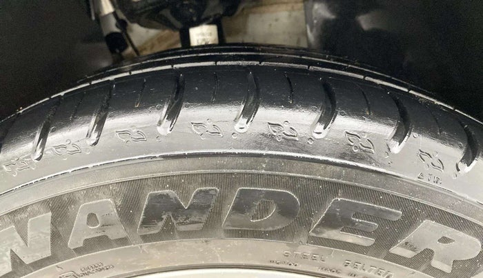 2023 Skoda KUSHAQ AMBITION 1.0L TSI MT, Petrol, Manual, 22,177 km, Right Front Tyre Tread