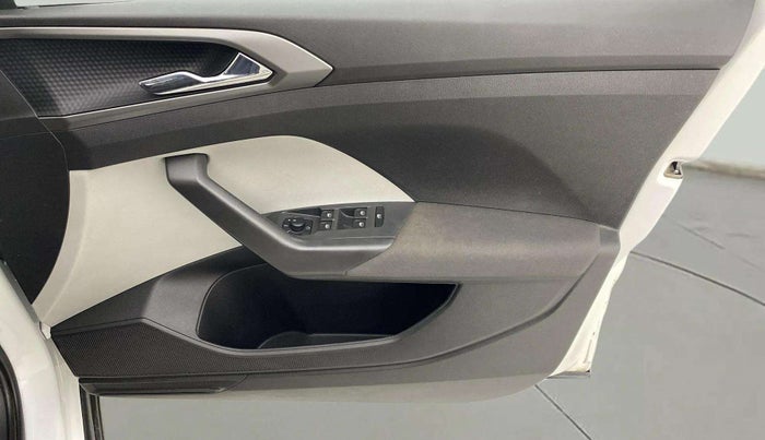 2023 Skoda KUSHAQ AMBITION 1.0L TSI MT, Petrol, Manual, 22,177 km, Driver Side Door Panels Control