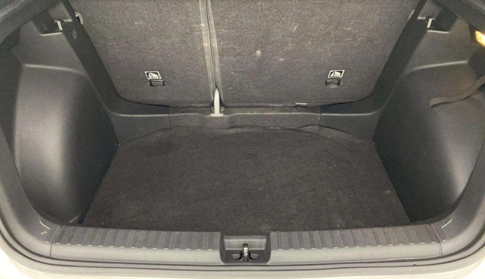 2023 Skoda KUSHAQ AMBITION 1.0L TSI MT, Petrol, Manual, 22,177 km, Boot Inside