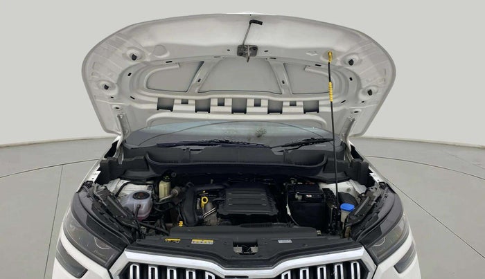 2023 Skoda KUSHAQ AMBITION 1.0L TSI MT, Petrol, Manual, 22,177 km, Open Bonet