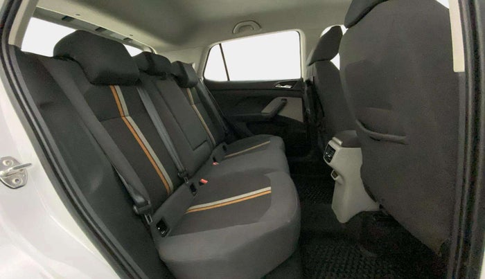 2023 Skoda KUSHAQ AMBITION 1.0L TSI MT, Petrol, Manual, 22,177 km, Right Side Rear Door Cabin