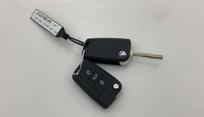 2023 Skoda KUSHAQ AMBITION 1.0L TSI MT, Petrol, Manual, 22,177 km, Key Close Up