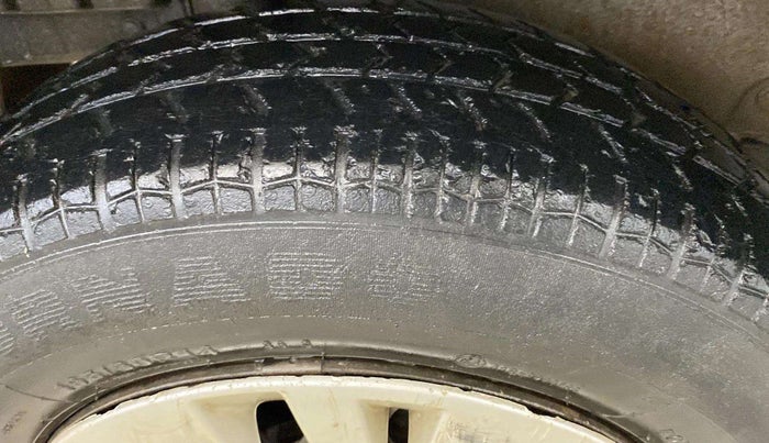 2016 Maruti Swift VXI, Petrol, Manual, 48,447 km, Left Front Tyre Tread