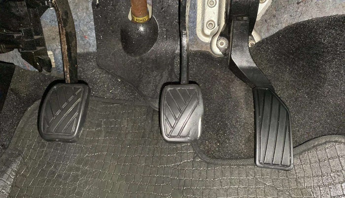 2016 Maruti Swift VXI, Petrol, Manual, 48,447 km, Pedals