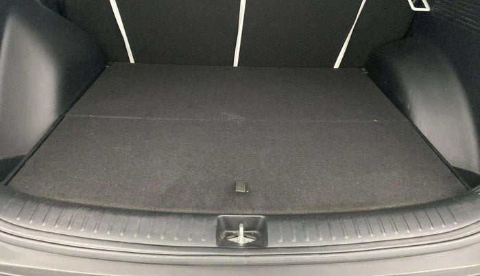 2025 KIA SELTOS HTE (O)1.5 Petrol MT, Petrol, Manual, 16,991 km, Boot Inside
