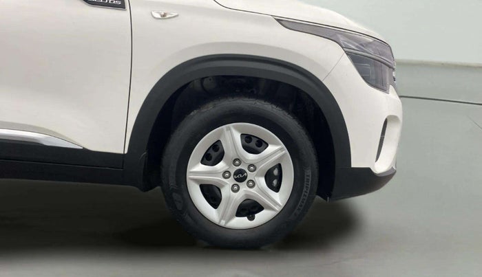 2025 KIA SELTOS HTE (O)1.5 Petrol MT, Petrol, Manual, 16,991 km, Right Front Wheel