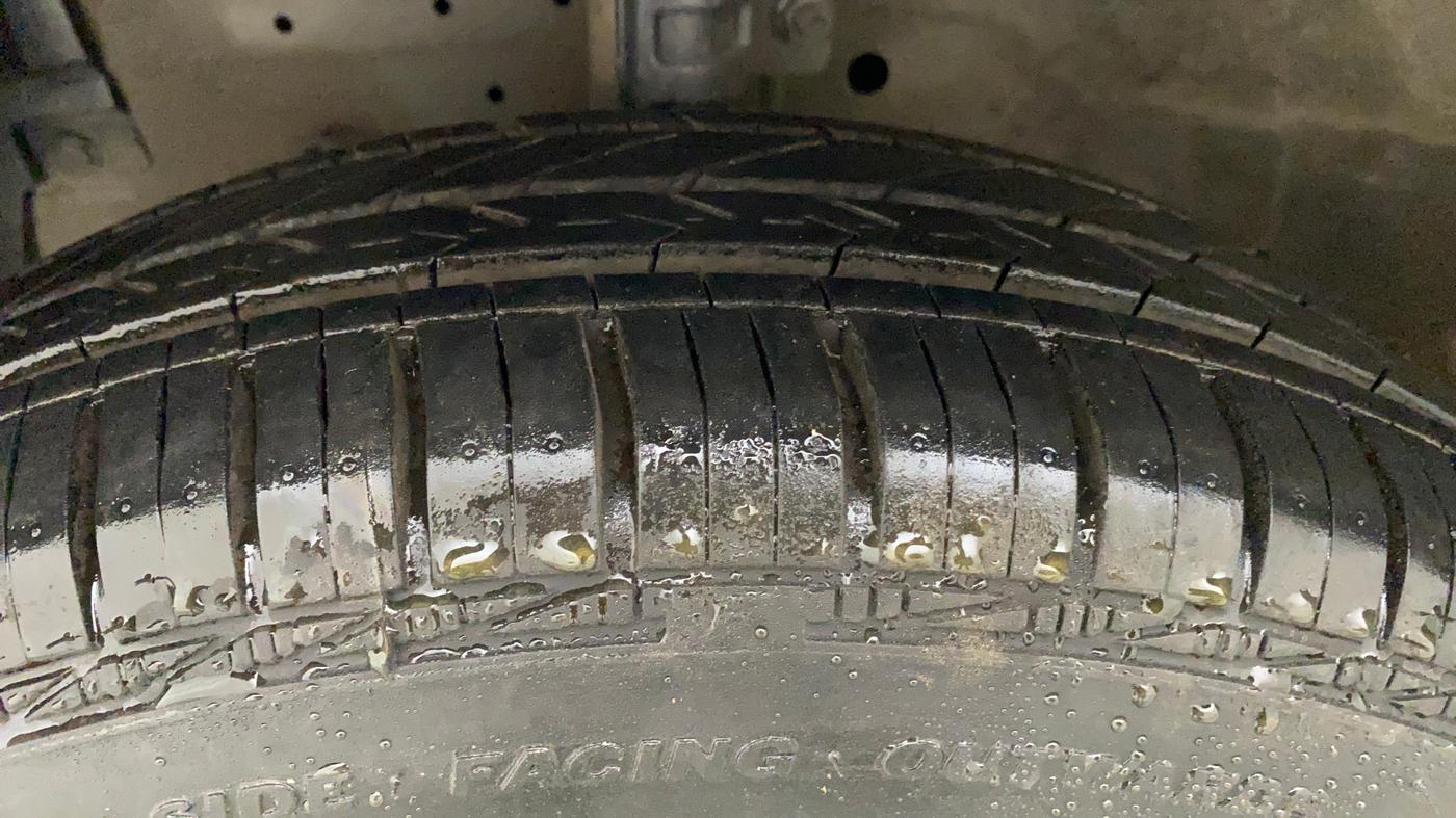 2016 Maruti Swift Dzire LXI, Petrol, Manual, 48,498 km, Left Front Tyre Tread