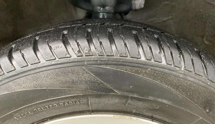 2014 Maruti Ritz ZXI, Petrol, Manual, 88,600 km, Left Front Tyre Tread