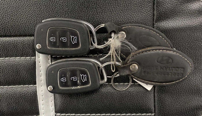 2019 Hyundai Creta E PLUS 1.6 PETROL, Petrol, Manual, 43,592 km, Key Close Up