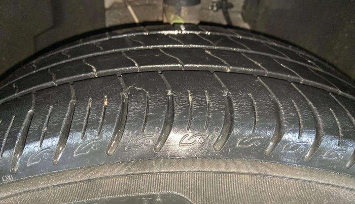 2022 Tata ALTROZ XZ PETROL, Petrol, Manual, 18,234 km, Right Front Tyre Tread