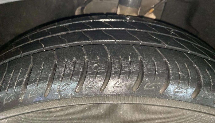 2022 Tata ALTROZ XZ PETROL, Petrol, Manual, 18,234 km, Left Front Tyre Tread