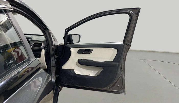 2022 Tata ALTROZ XZ PETROL, Petrol, Manual, 18,234 km, RHS Front Door