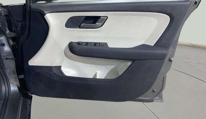 2022 Tata ALTROZ XZ PETROL, Petrol, Manual, 18,234 km, Driver Side Door Panels Control