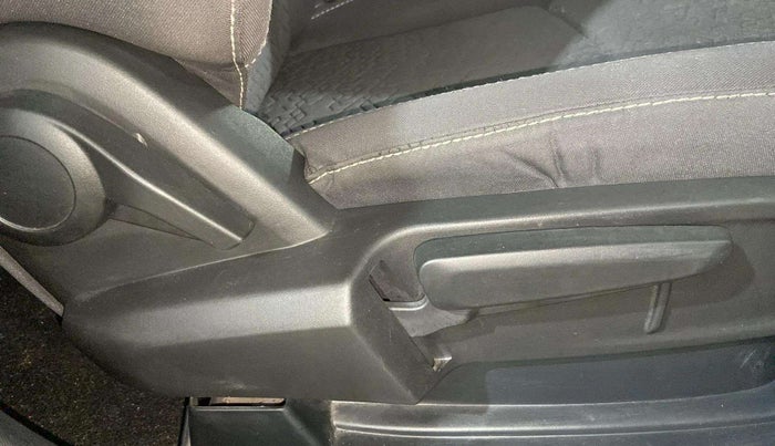 2022 Tata ALTROZ XZ PETROL, Petrol, Manual, 18,234 km, Driver Side Adjustment Panel