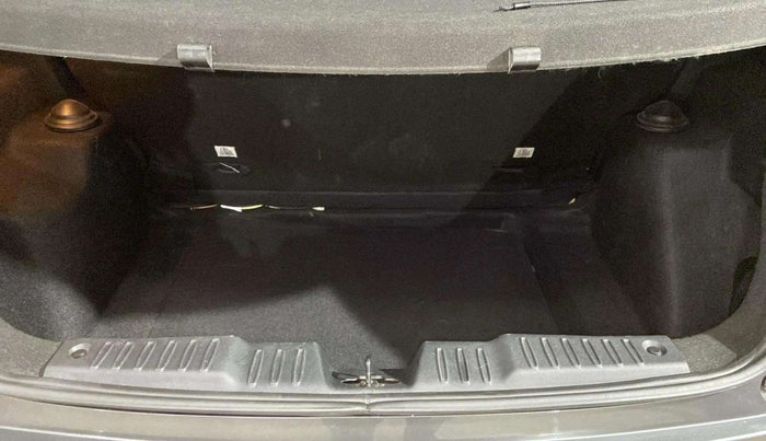 2022 Tata ALTROZ XZ PETROL, Petrol, Manual, 18,234 km, Boot Inside