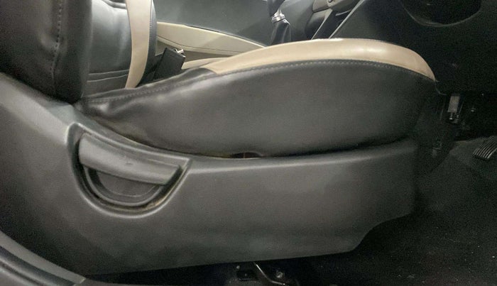 2017 Hyundai Grand i10 SPORTZ 1.2 KAPPA VTVT, Petrol, Manual, 24,415 km, Driver Side Adjustment Panel