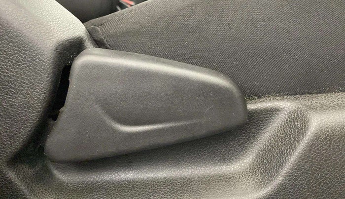 2017 Renault Kwid RXT 1.0 AMT (O), Petrol, Automatic, 62,635 km, Driver Side Adjustment Panel