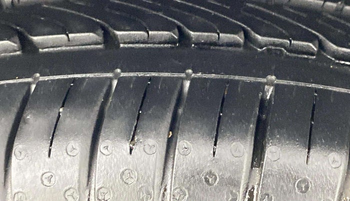 2021 Volkswagen Vento HIGHLINE PLUS 1.0L TSI, Petrol, Manual, 31,723 km, Left Rear Tyre Tread