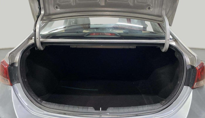 2019 Hyundai Verna 1.6 VTVT SX + AT, Petrol, Automatic, 67,005 km, Boot Inside