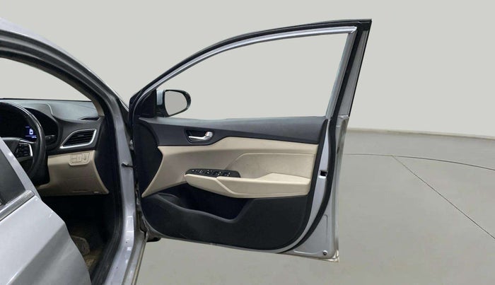 2019 Hyundai Verna 1.6 VTVT SX + AT, Petrol, Automatic, 67,005 km, RHS Front Door
