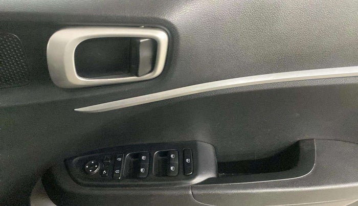 2021 Hyundai VENUE S+ 1.2, Petrol, Manual, 45,485 km, Driver Side Door Panels Control