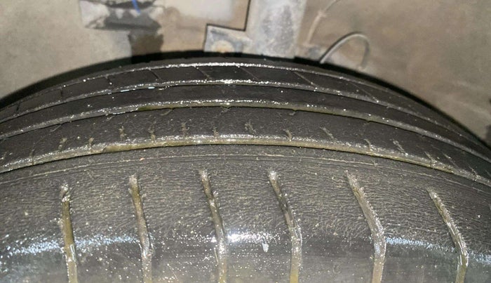 2021 Hyundai VENUE S+ 1.2, Petrol, Manual, 45,485 km, Left Front Tyre Tread