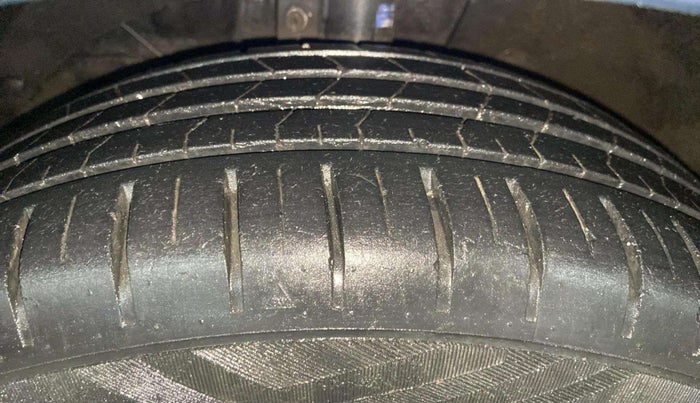 2018 Maruti Baleno ALPHA CVT PETROL 1.2, Petrol, Automatic, 45,952 km, Left Front Tyre Tread