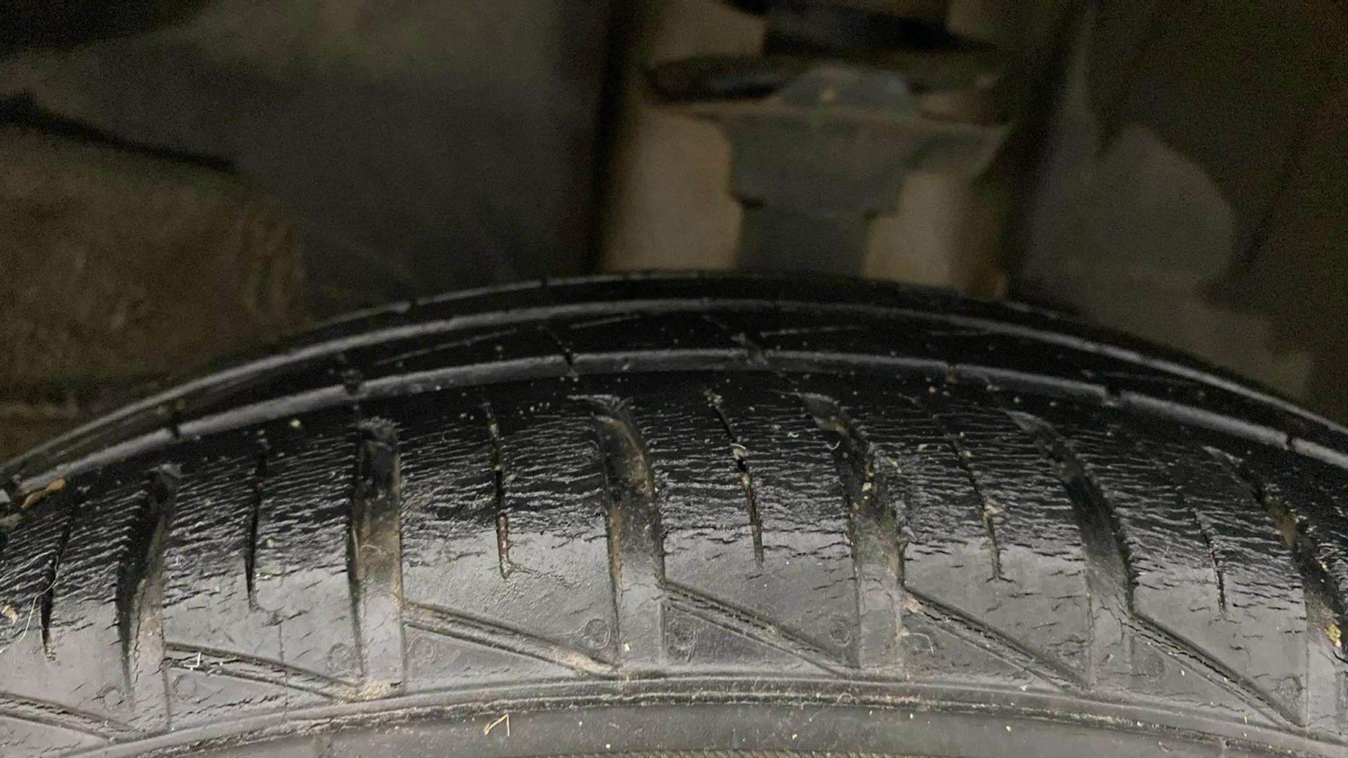 RHS-Front-Tyre-Tread-18