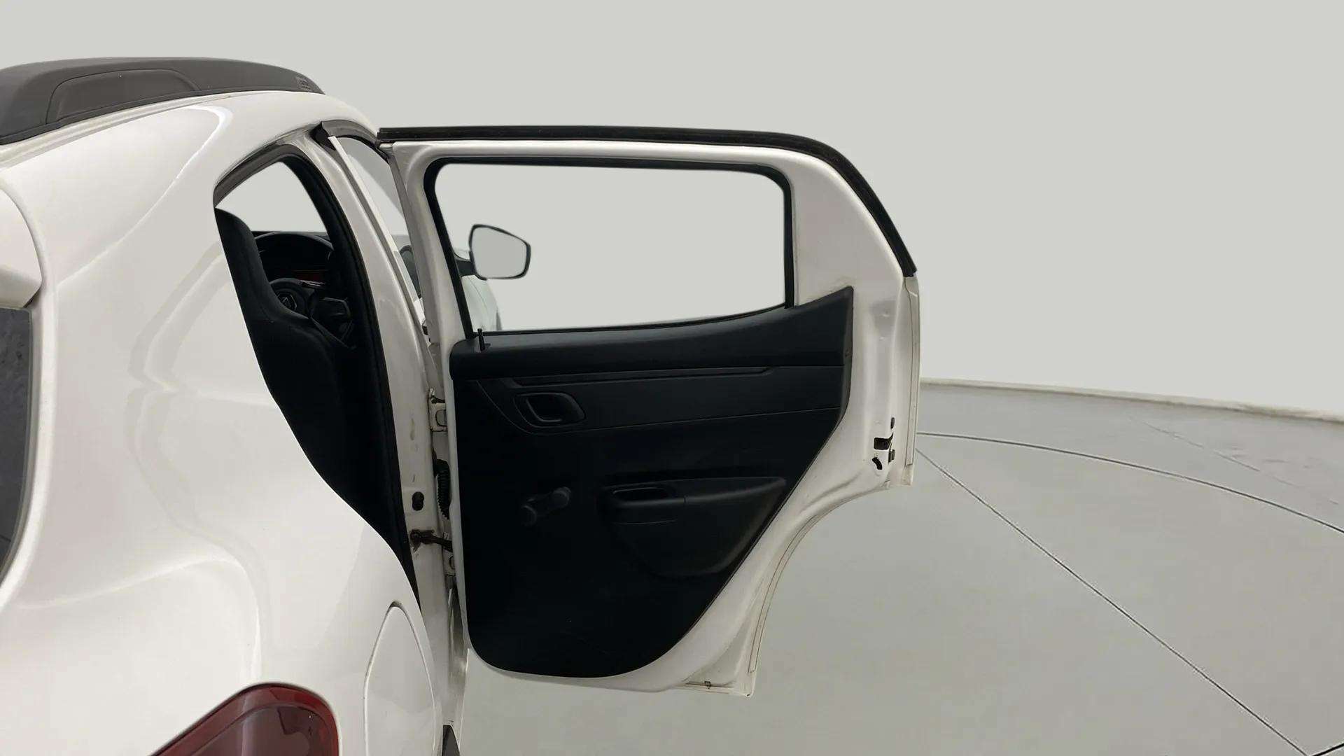 RHS-Rear-Door-Open-33