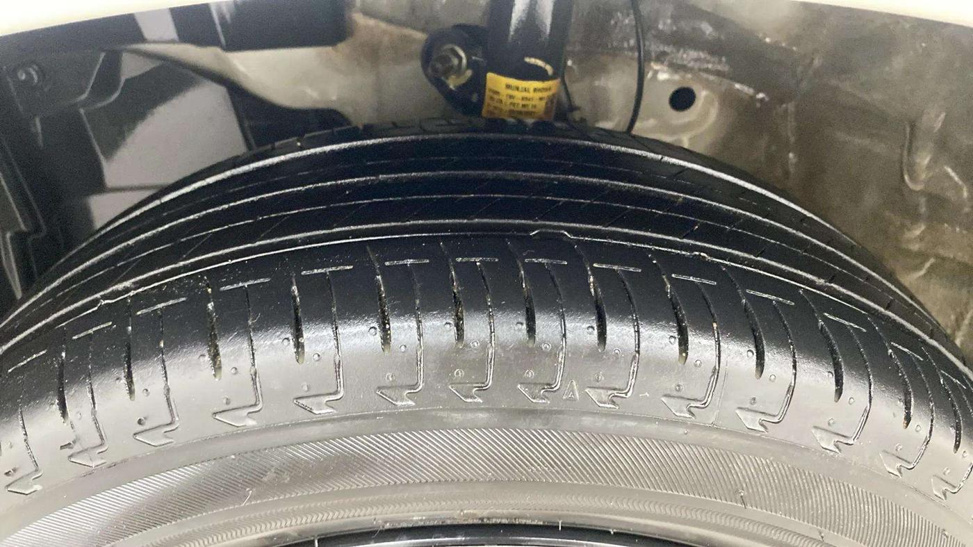 2021 Honda Amaze 1.2L I-VTEC S, Petrol, Manual, 31,271 km, Left Front Tyre Tread