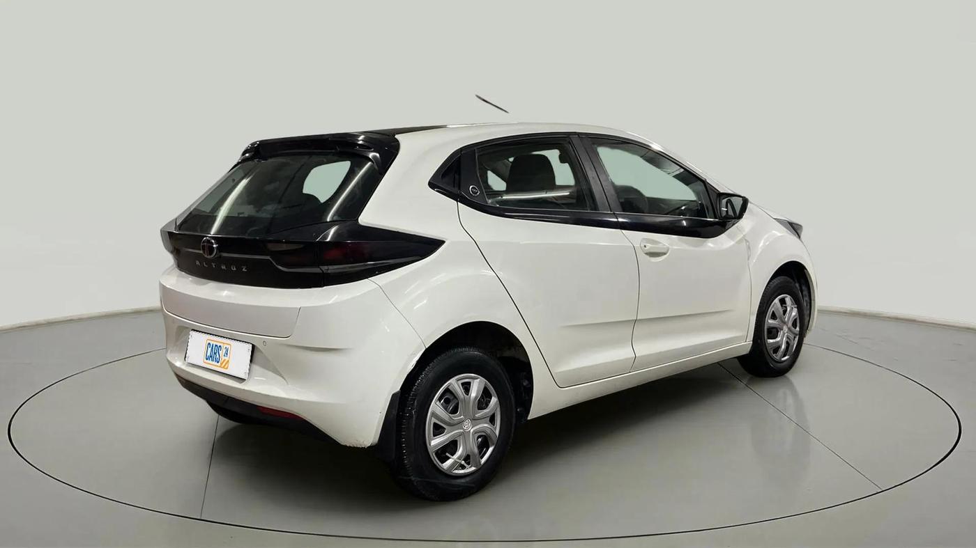 2024 Tata ALTROZ XE CNG, CNG, Manual, 28,101 km, Right Back Diagonal