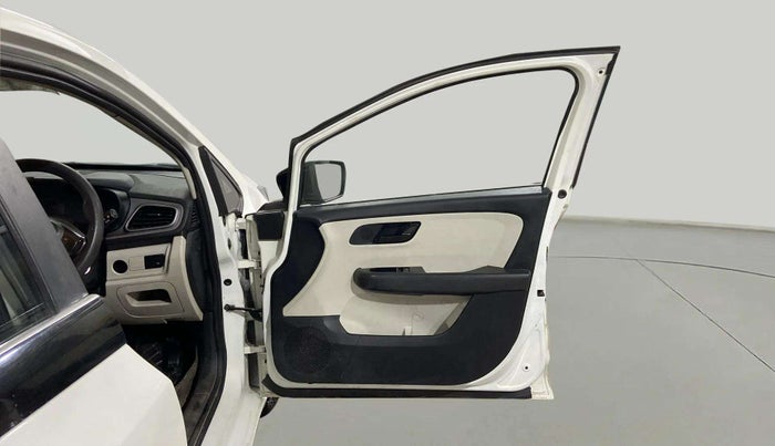 2024 Tata ALTROZ XE CNG, CNG, Manual, 27,374 km, RHS Front Door