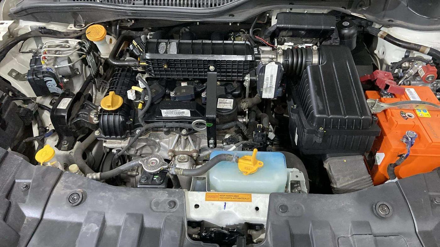 2024 Tata ALTROZ XE CNG, CNG, Manual, 28,101 km, Engine View