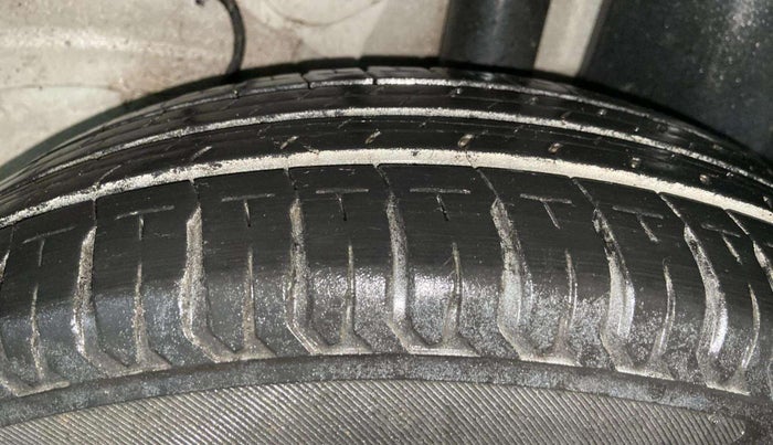 2024 Tata ALTROZ XE CNG, CNG, Manual, 27,374 km, Left Rear Tyre Tread