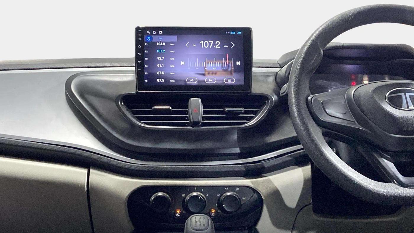 2024 Tata ALTROZ XE CNG, CNG, Manual, 28,101 km, Air Conditioner