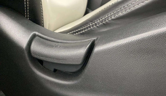 2017 Hyundai Creta E PLUS 1.6 PETROL, Petrol, Manual, 83,333 km, Driver Side Adjustment Panel