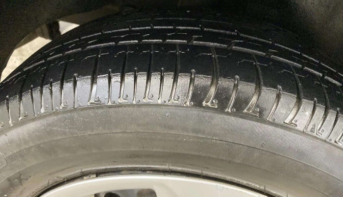2017 Hyundai Creta E PLUS 1.6 PETROL, Petrol, Manual, 83,333 km, Left Front Tyre Tread