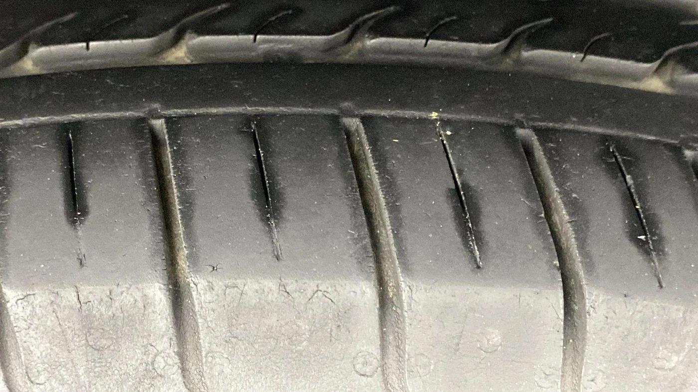 2020 MG HECTOR PLUS SHARP 1.5 PETROL TURBO DCT 6-STR, Petrol, Automatic, 61,807 km, Left Rear Tyre Tread