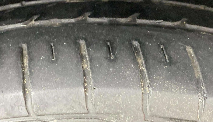 2020 MG HECTOR PLUS SHARP 1.5 PETROL TURBO DCT 6-STR, Petrol, Automatic, 61,786 km, Right Front Tyre Tread