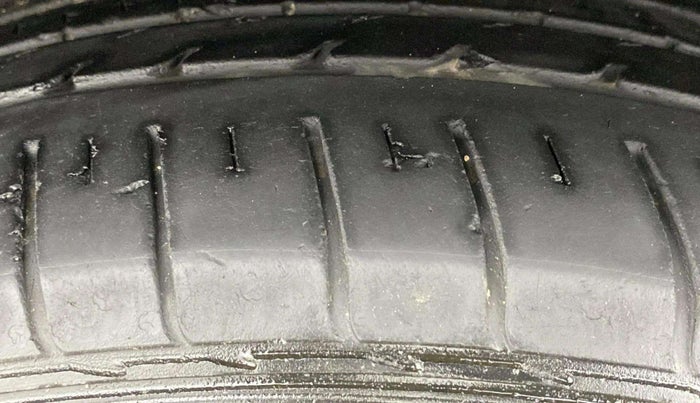2020 MG HECTOR PLUS SHARP 1.5 PETROL TURBO DCT 6-STR, Petrol, Automatic, 61,786 km, Left Front Tyre Tread