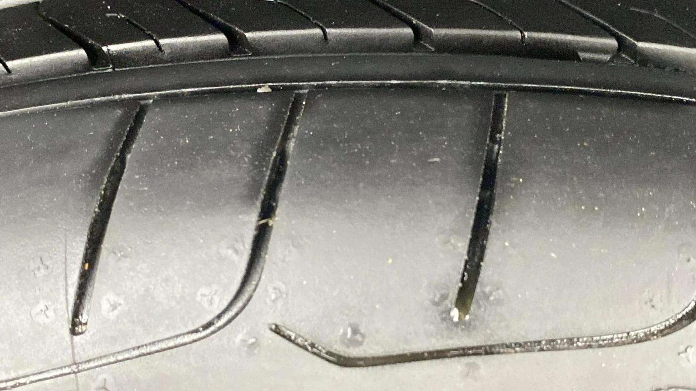 2020 MG HECTOR PLUS SHARP 1.5 PETROL TURBO DCT 6-STR, Petrol, Automatic, 61,807 km, Right Rear Tyre Tread