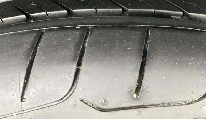 2020 MG HECTOR PLUS SHARP 1.5 PETROL TURBO DCT 6-STR, Petrol, Automatic, 61,786 km, Right Rear Tyre Tread