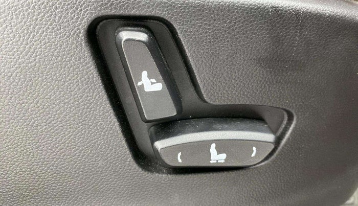 2020 MG HECTOR PLUS SHARP 1.5 PETROL TURBO DCT 6-STR, Petrol, Automatic, 61,786 km, Driver Side Adjustment Panel