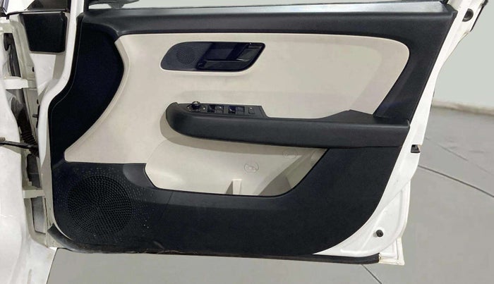 2024 Tata ALTROZ XMA PLUS PETROL, Petrol, Manual, 7,875 km, Driver Side Door Panels Control